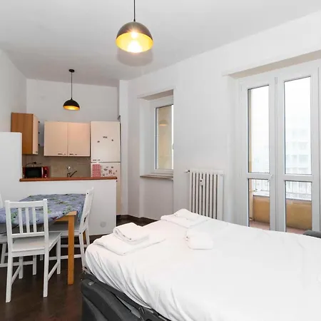 Apartment Rebaudengo Budget Studio Turin